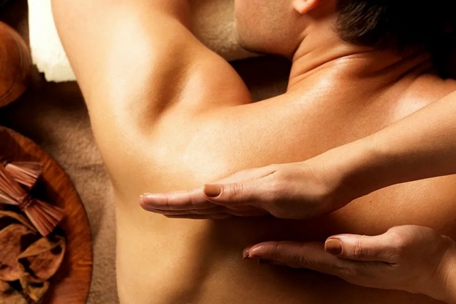 Full-body Massage for a Modern Man